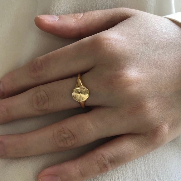 ✨Insta 🌞 sunshine gold plated ring - Picture 3 of 6